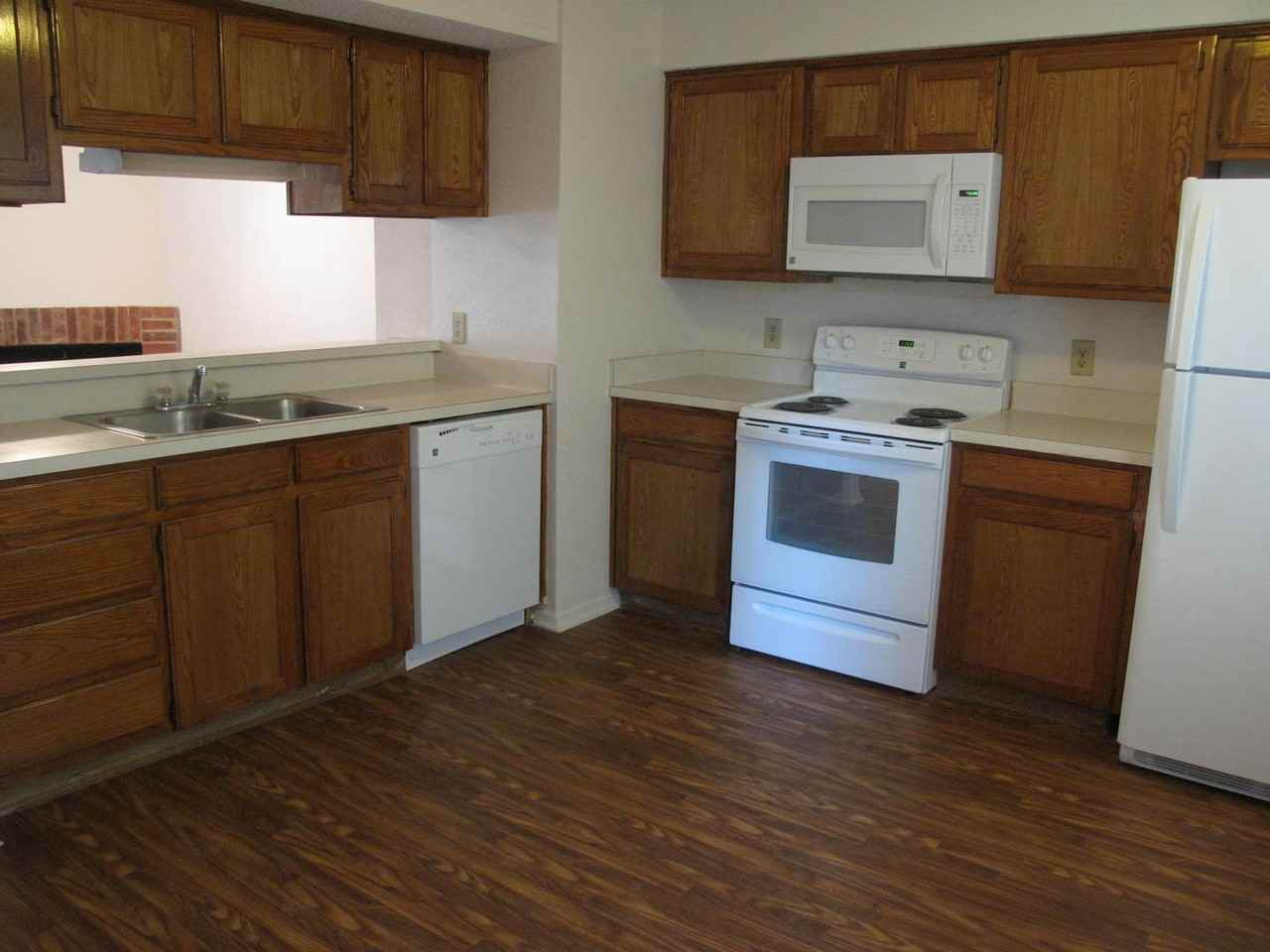 929 W Hickory St - Photo 5 of 7