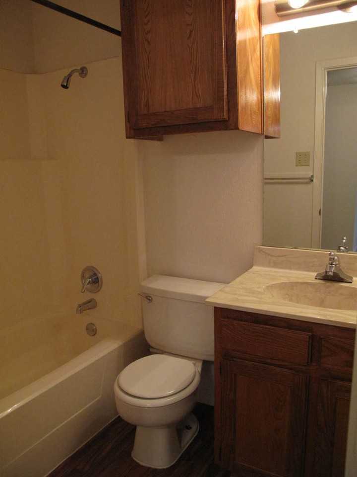 929 W Hickory St - Photo 6 of 7