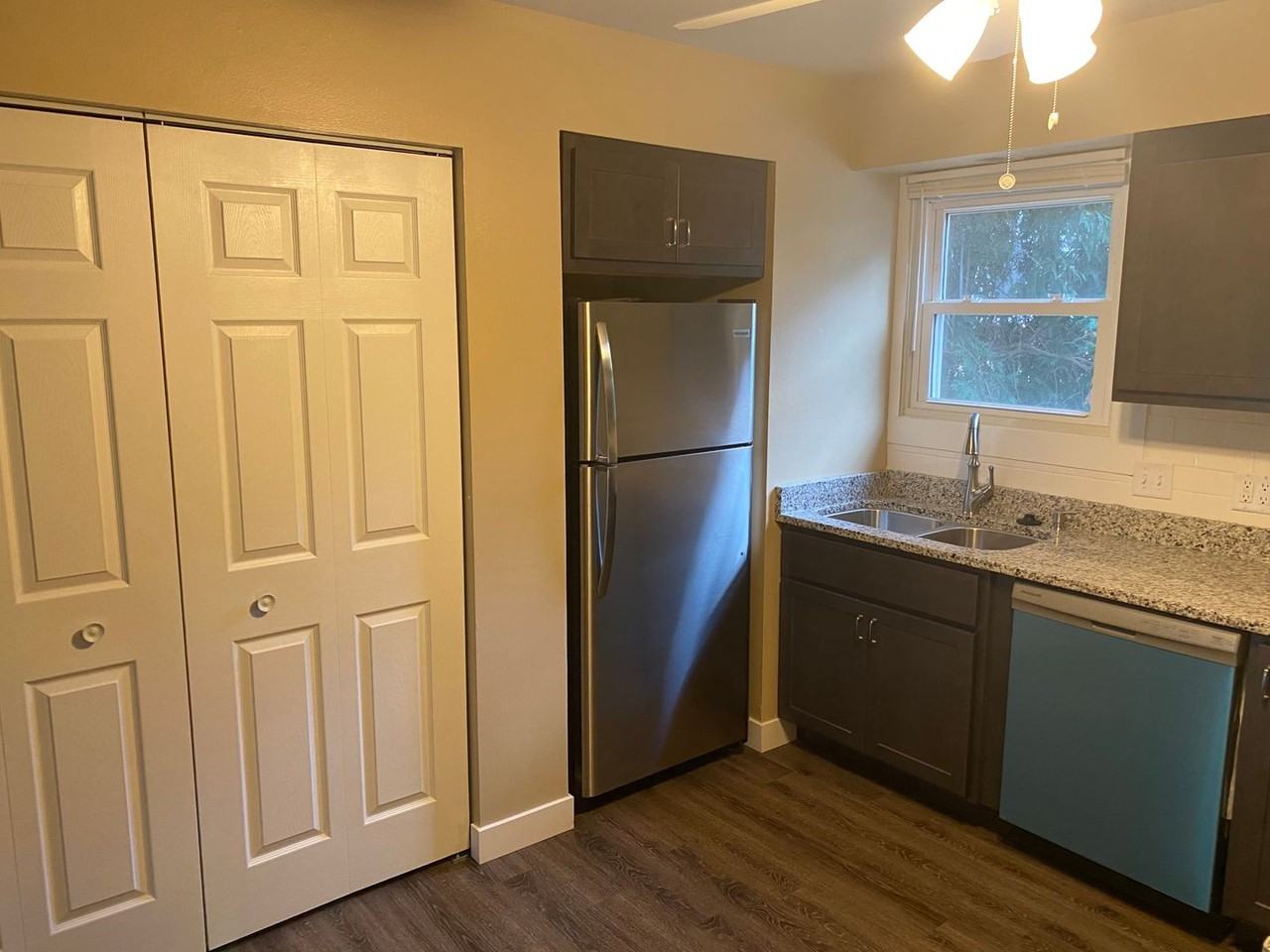 205-233 Walnut Street - Photo 7 of 49