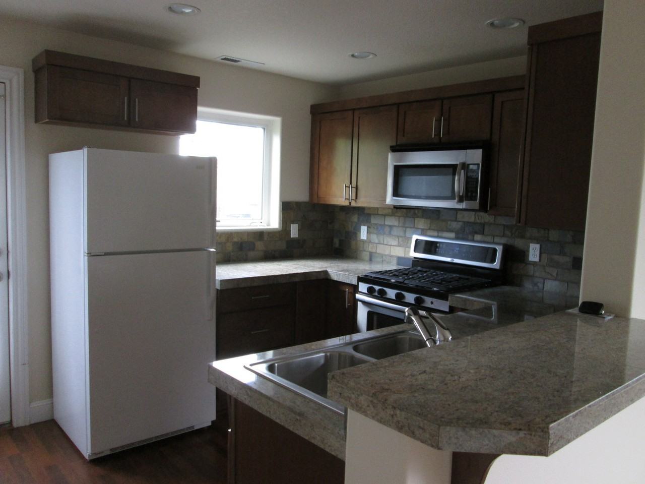 17297 Southwest Whitley Way - Photo 7 of 13