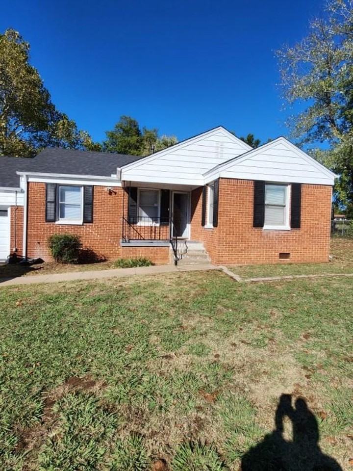 837 Ne 65th St - Photo 2 of 27