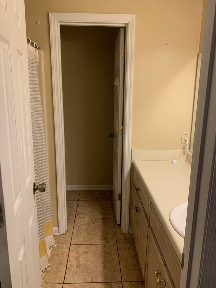 1058 Northpointe Cir - Photo 3 of 9