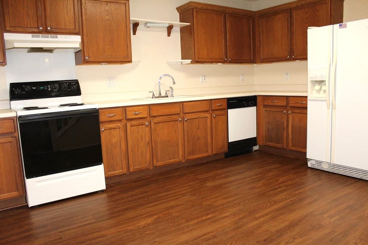 1319 Carmel Oaks - Photo 4 of 14