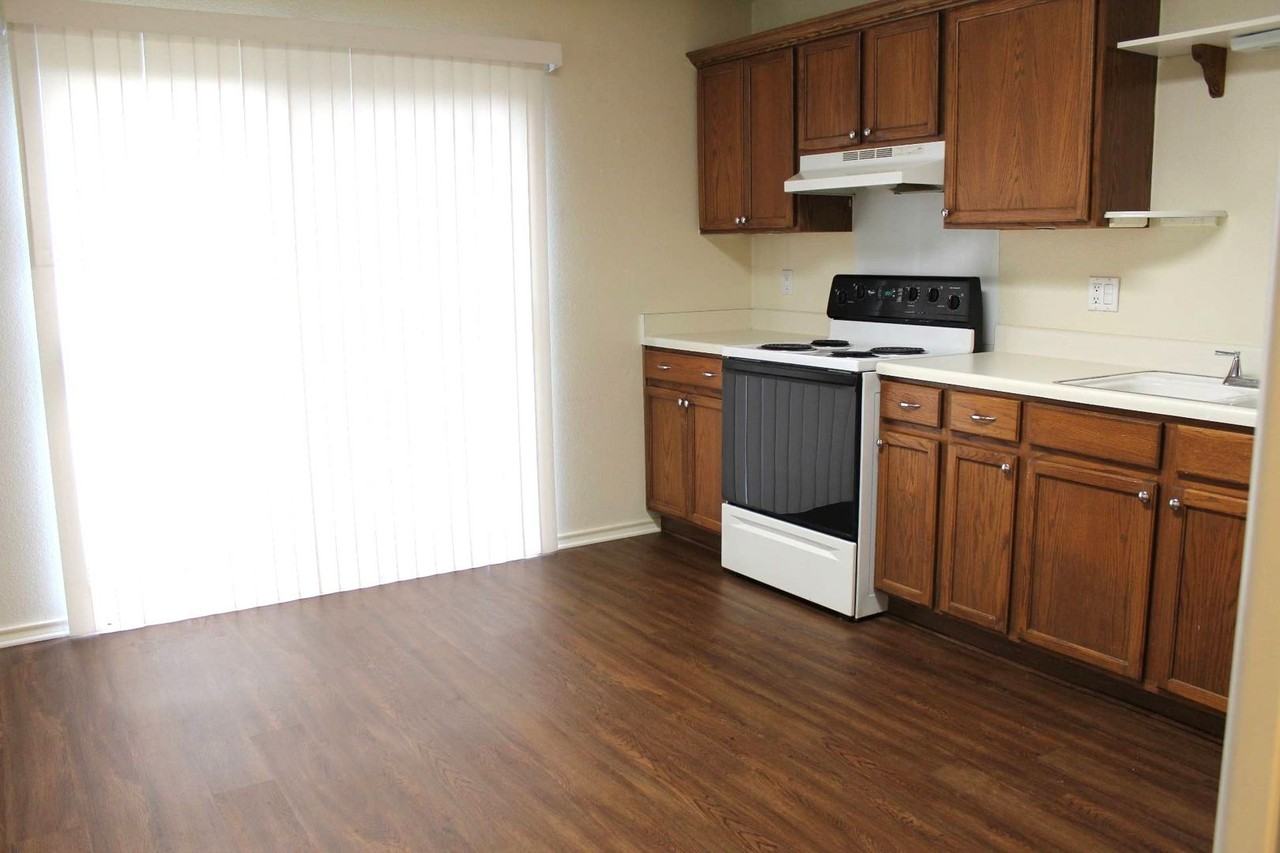 1319 Carmel Oaks - Photo 5 of 14