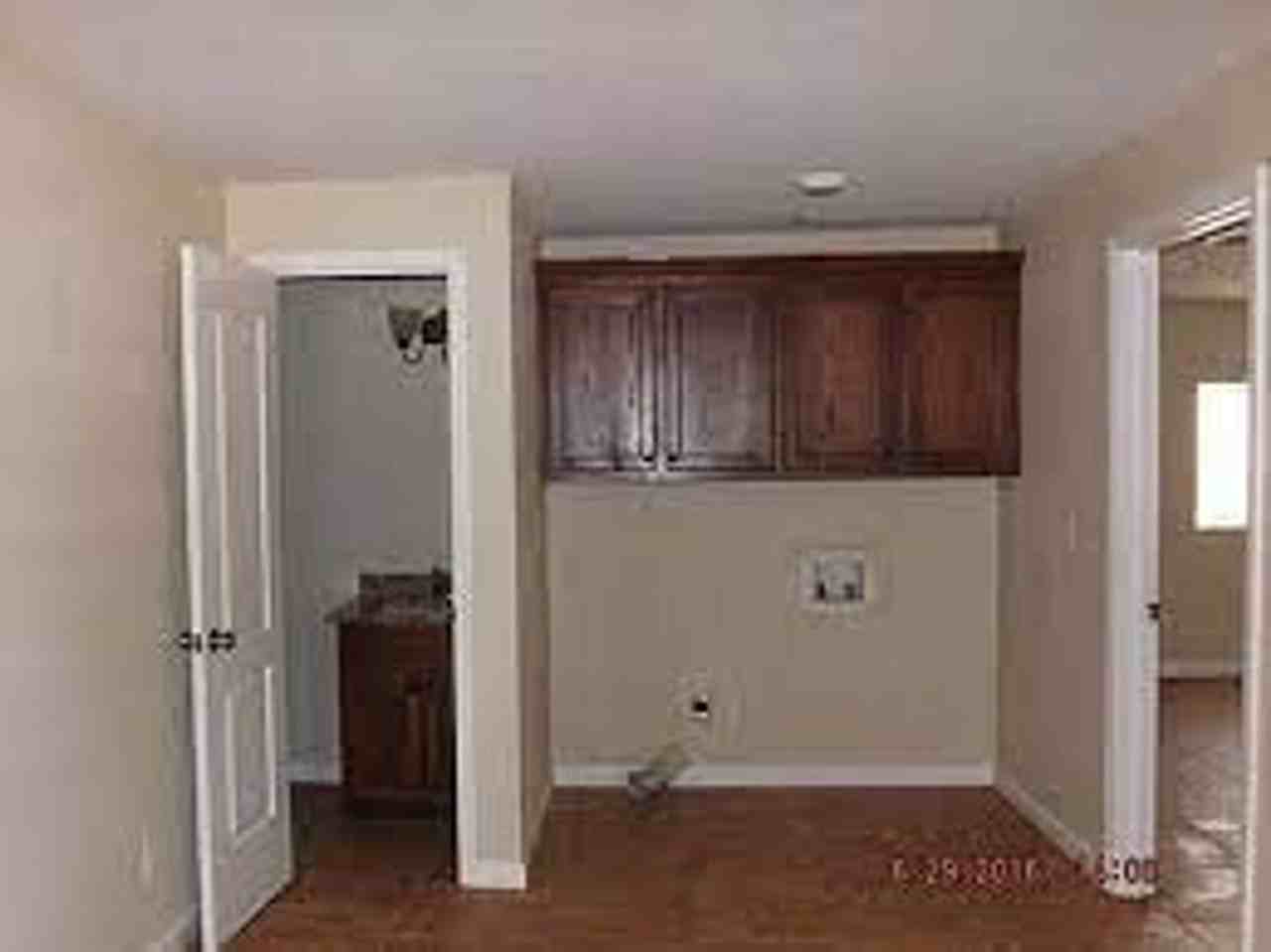 1933 N Cynthia Dr - Photo 4 of 9