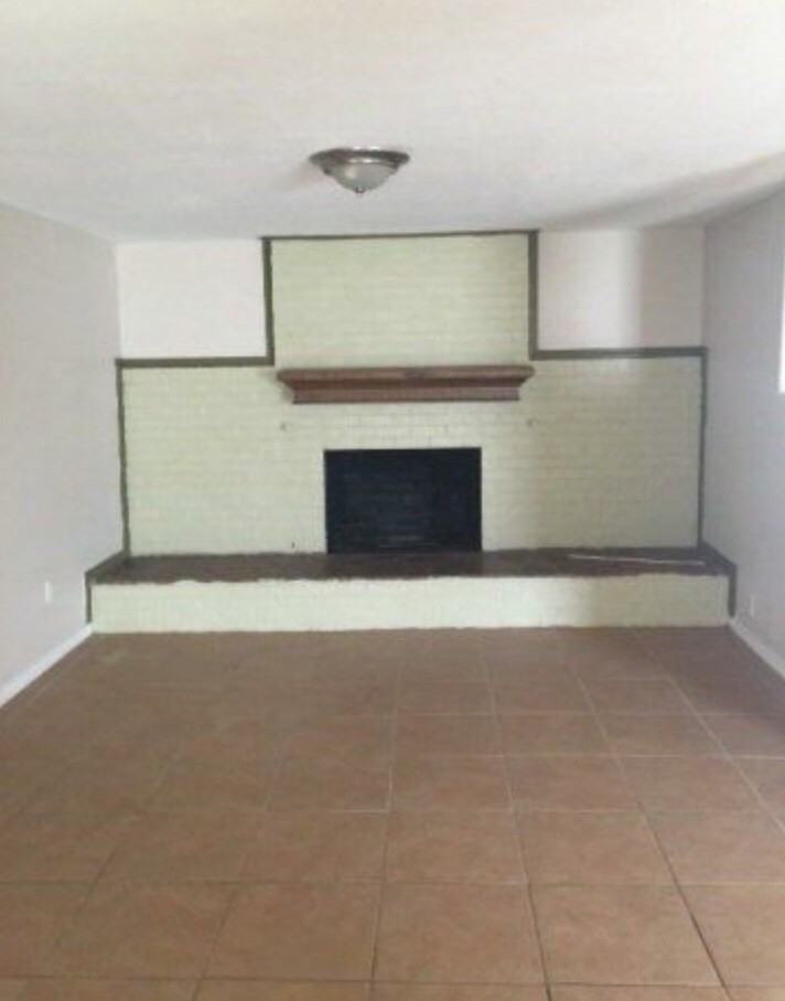 9827 W University Blvd - Photo 2 of 12