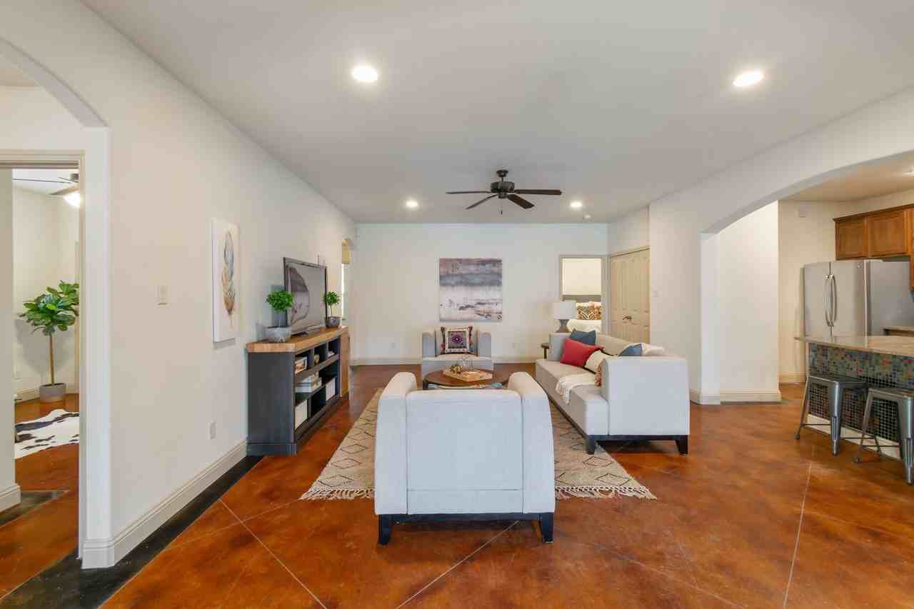 3136 Rogers Ave - Photo 7 of 29