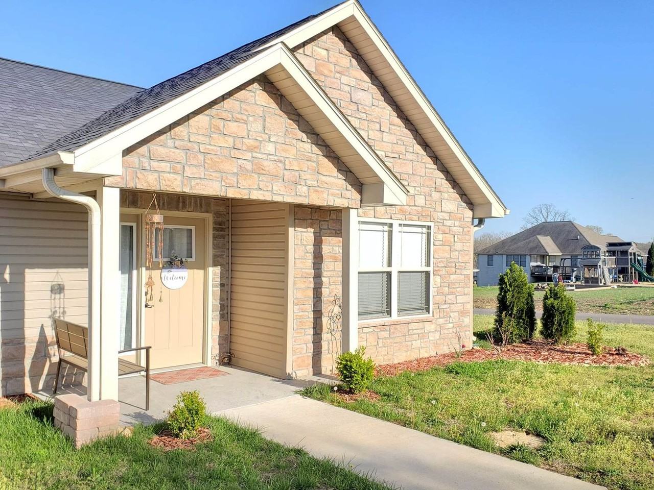 11110 Lexington Ln - Photo 2 of 25