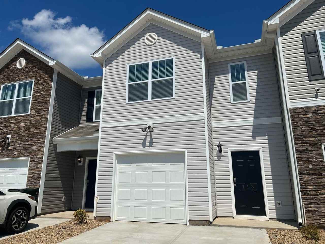 113 Sunriff Ct - Photo 2 of 32