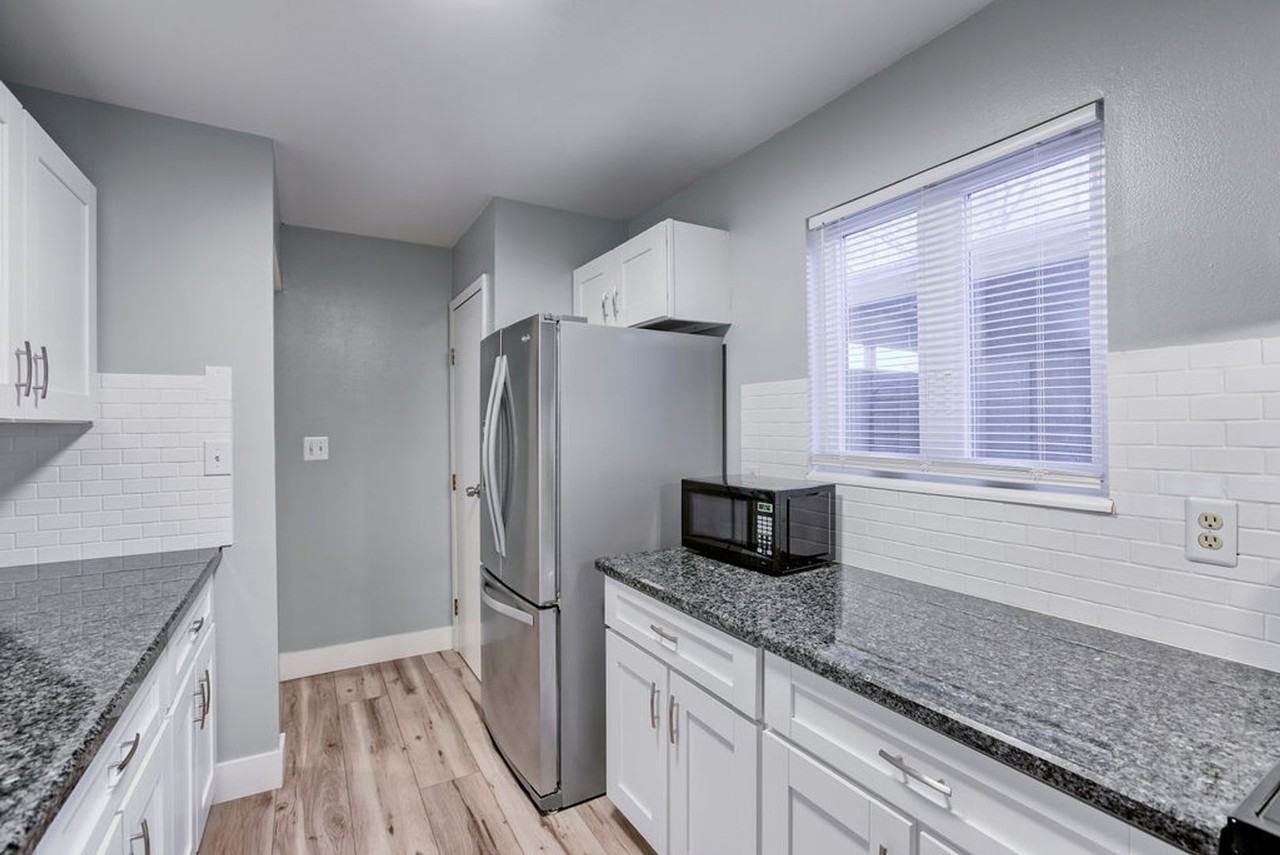 809 E Drake Rd - Photo 7 of 22