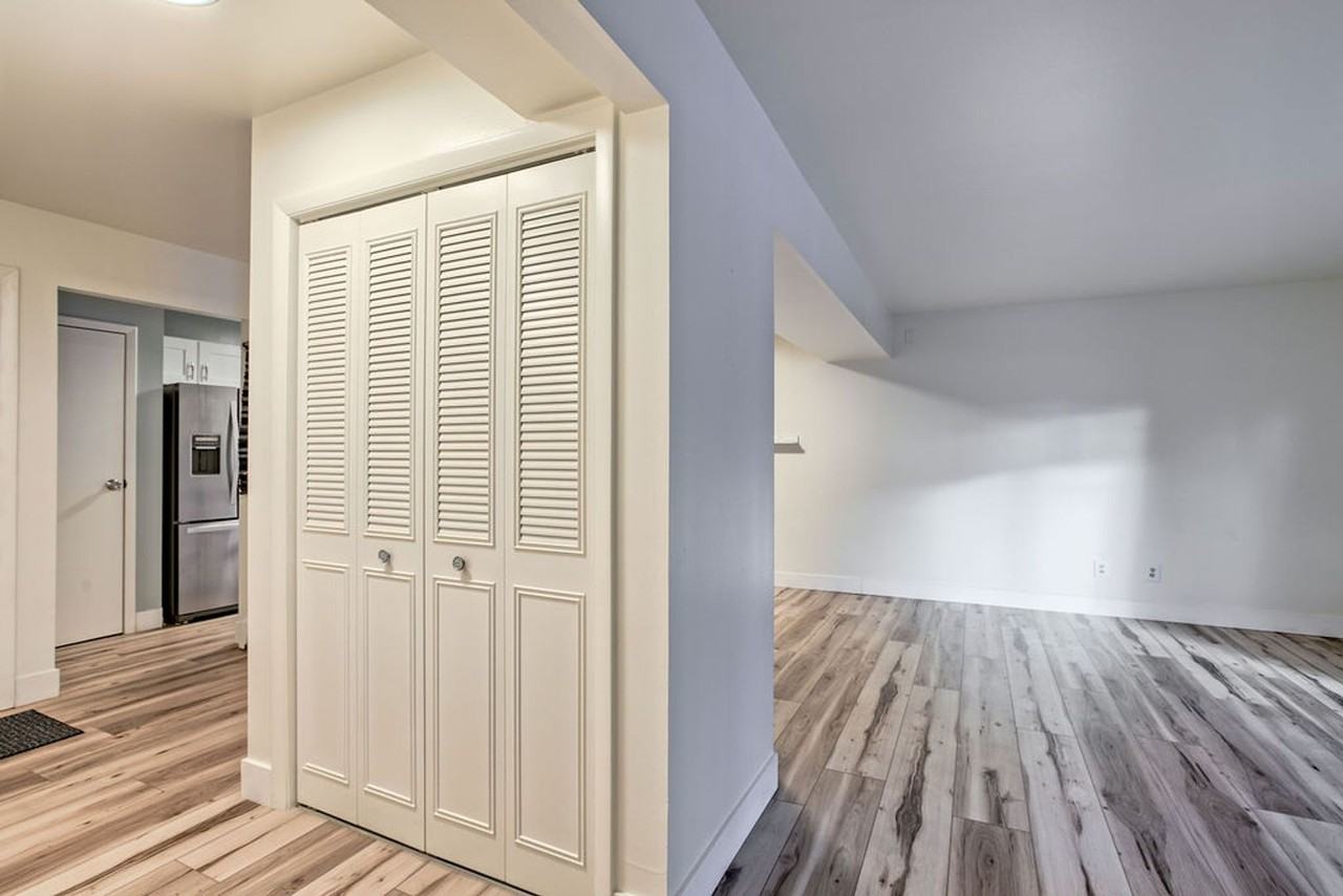 809 E Drake Rd - Photo 6 of 22