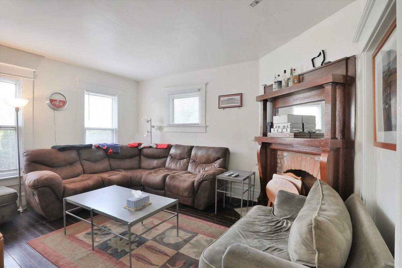 251 E Oakland Ave - Photo 5 of 28