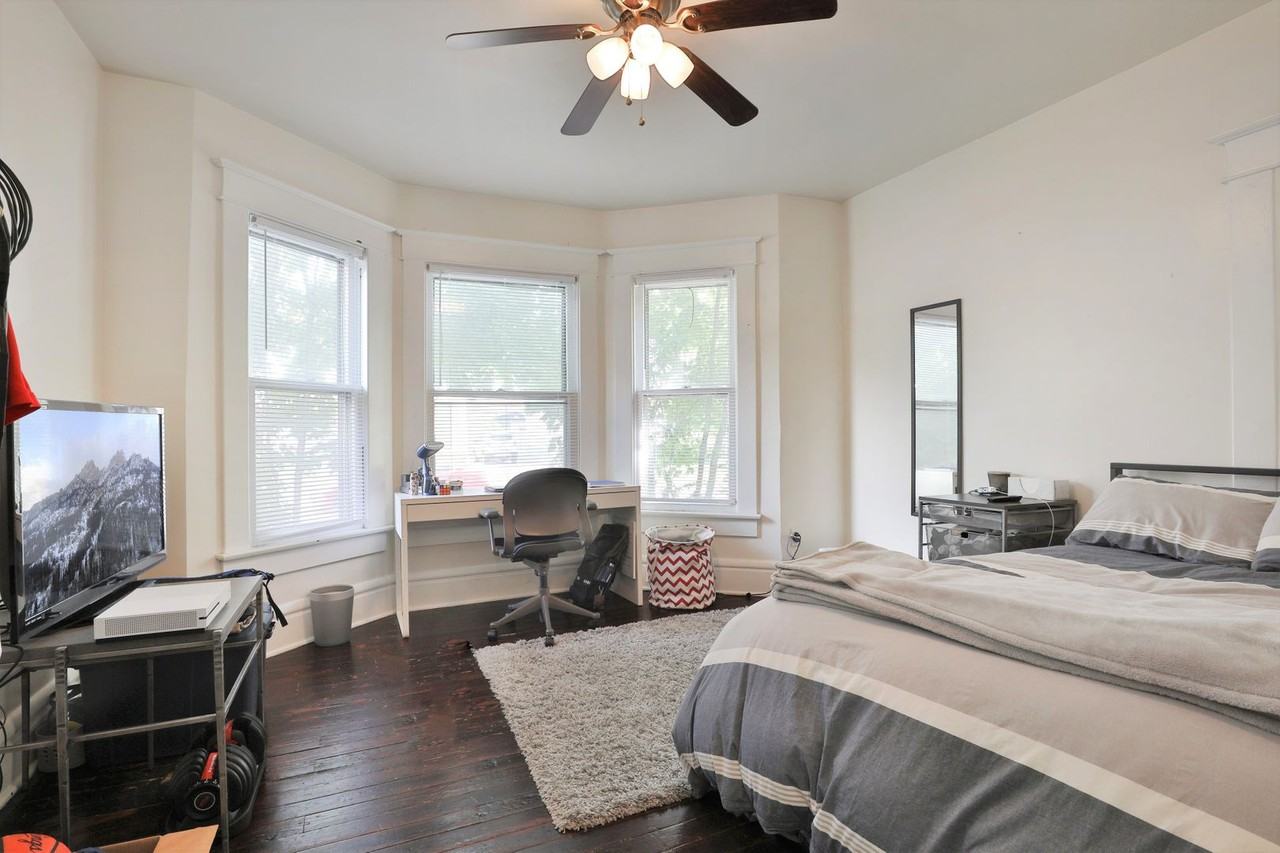 251 E Oakland Ave - Photo 6 of 46