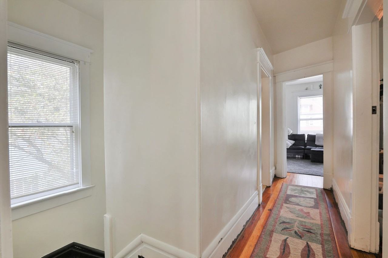 251 E Oakland Ave - Photo 7 of 46