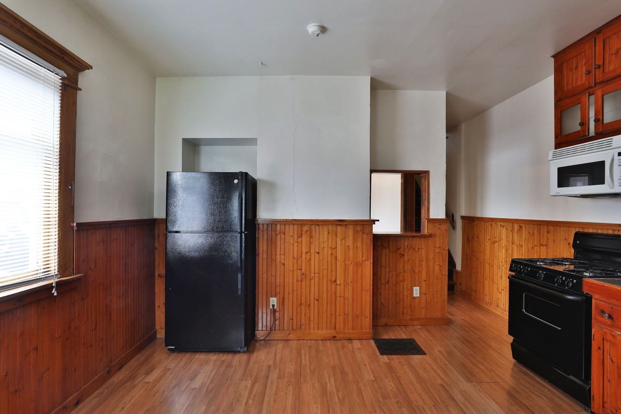 21 E Blake Ave - Photo 4 of 23