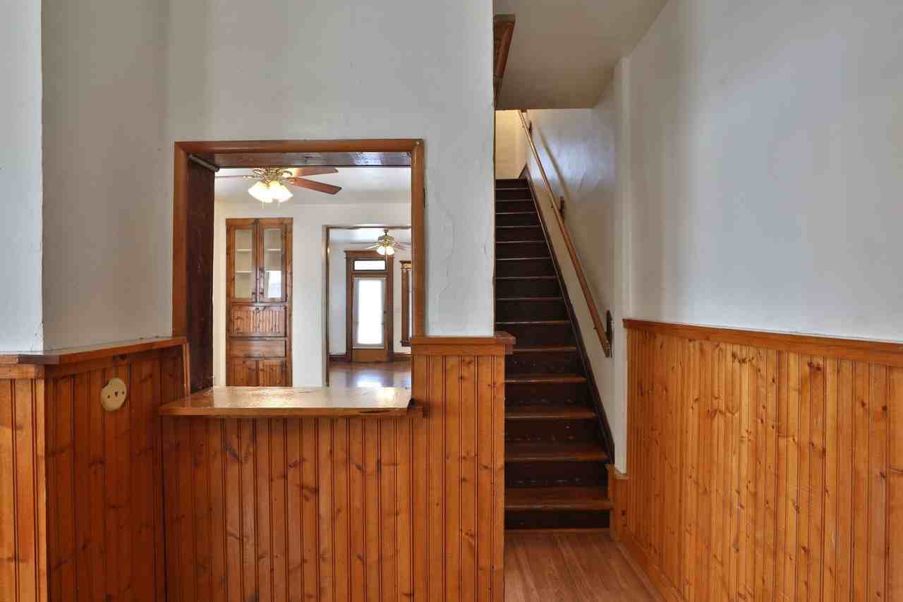 21 E Blake Ave - Photo 5 of 23