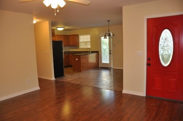 627 Addison Ave - Photo 2 of 7