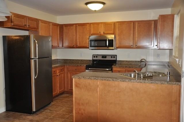 627 Addison Ave - Photo 3 of 7