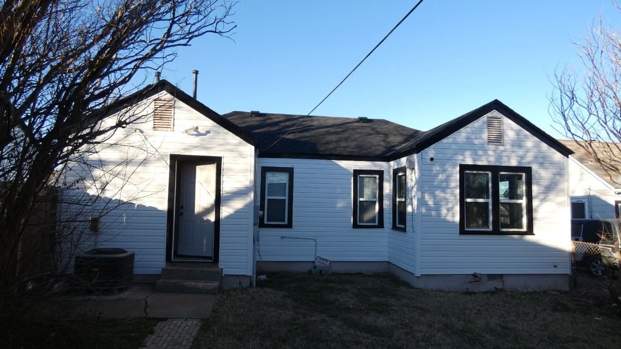 1506 Nw Arlington Ave - Photo 3 of 16