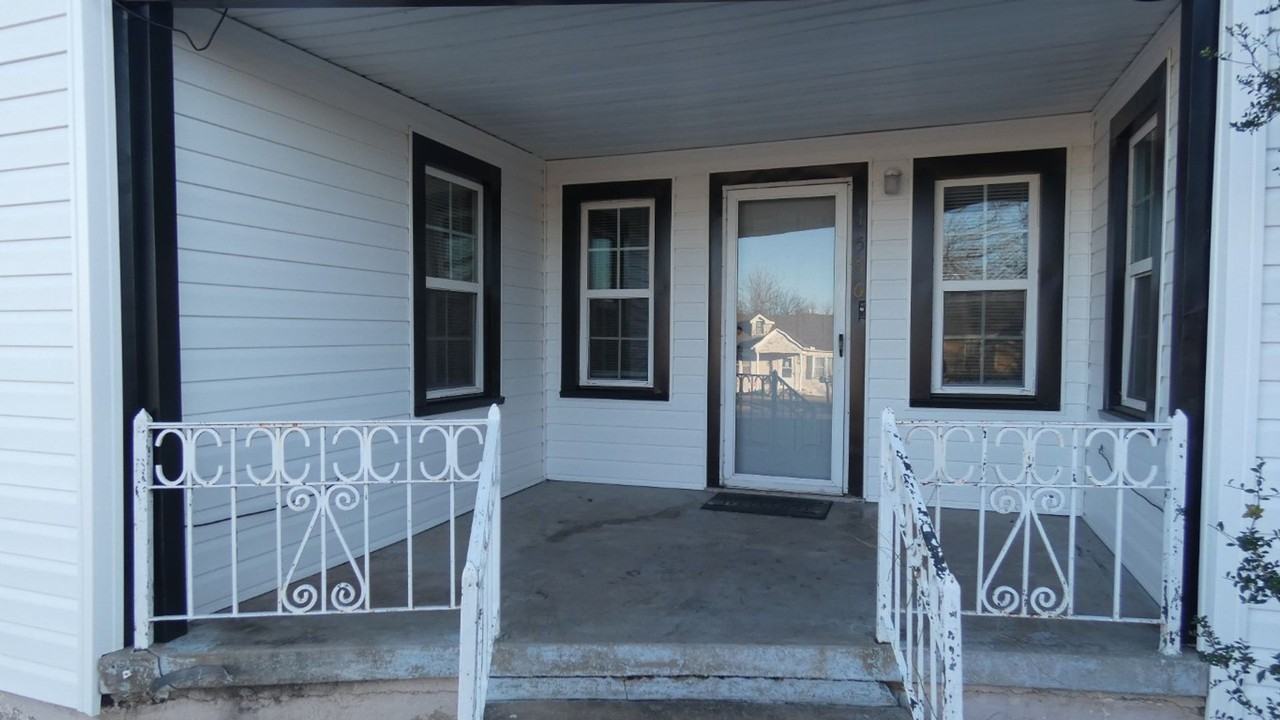 1506 Nw Arlington Ave - Photo 4 of 16