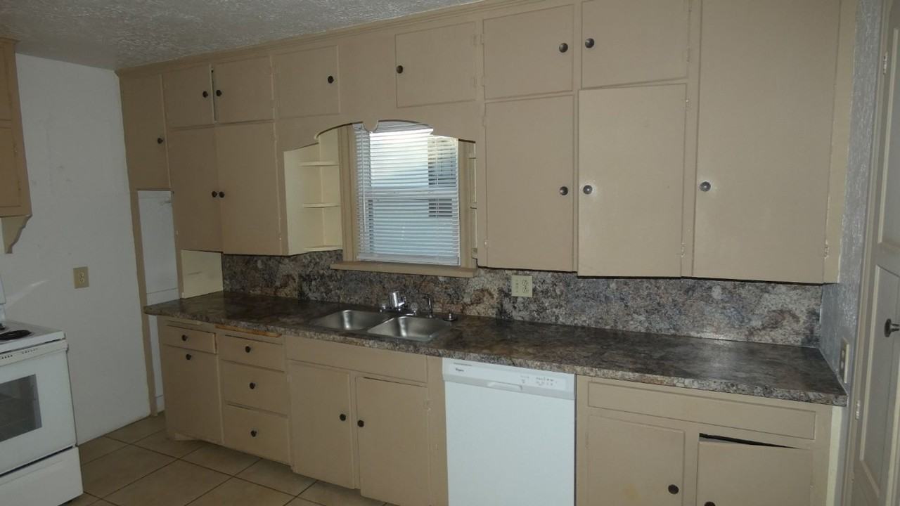 1506 Nw Arlington Ave - Photo 7 of 16