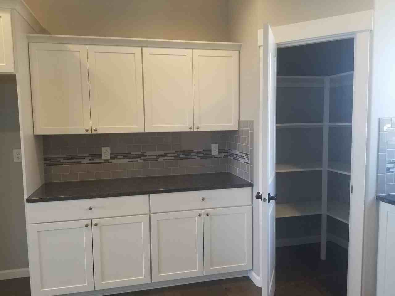 1558 W Goodlander Rd - Photo 5 of 50