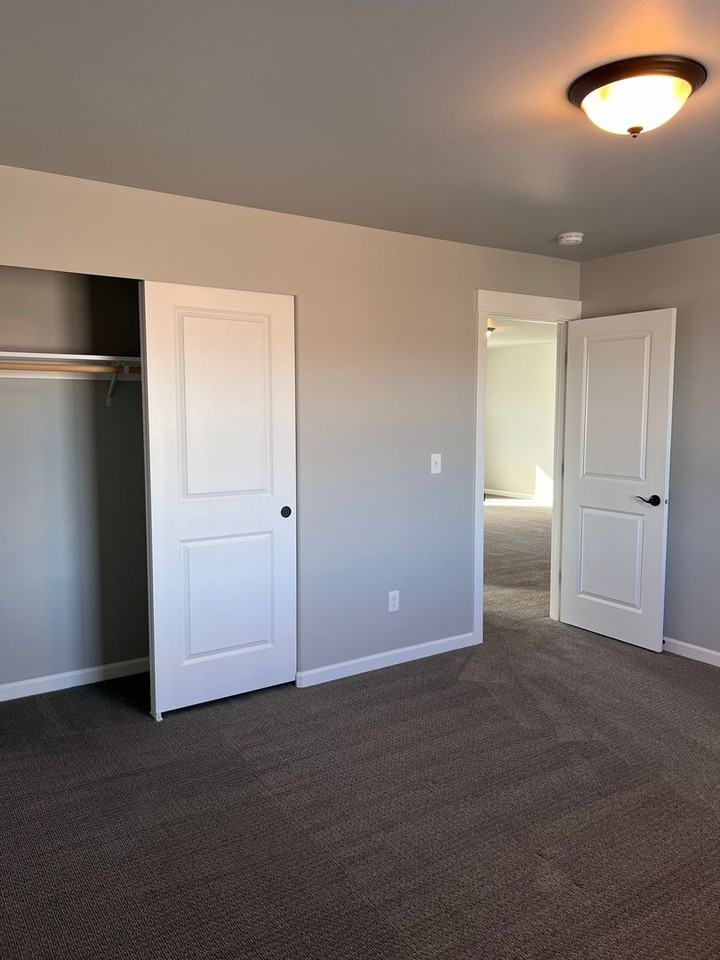 1558 W Goodlander Rd - Photo 7 of 50