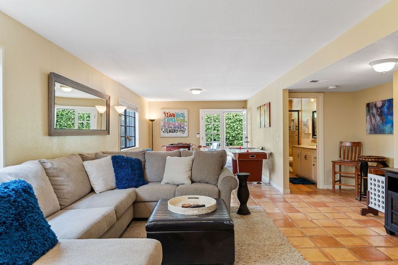 4850 Amalfi Way - Photo 5 of 50