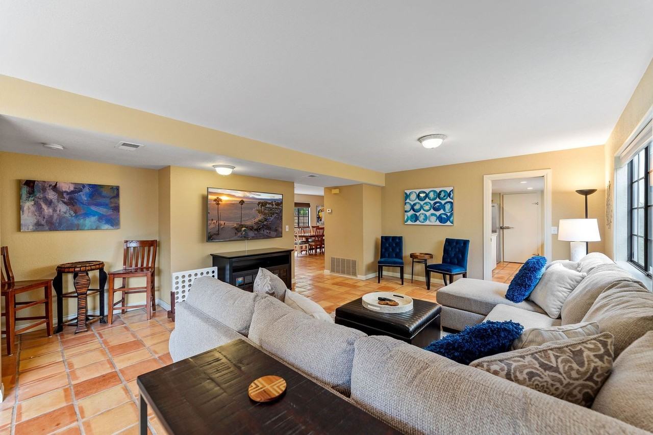 4850 Amalfi Way - Photo 6 of 50