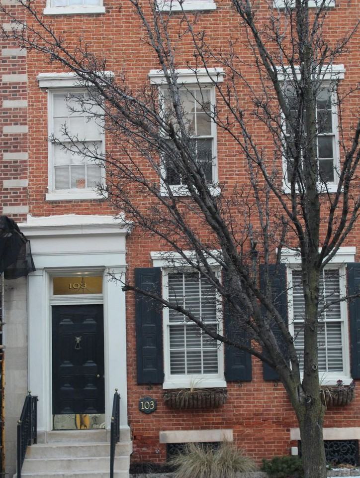 107 E Market St - Photo 2 of 11