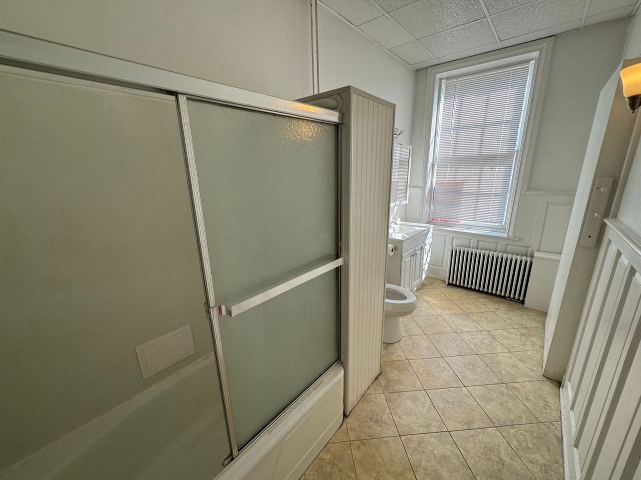 107 E Market St - Photo 5 of 11