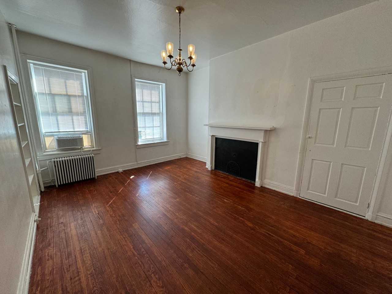 107 E Market St - Photo 6 of 11