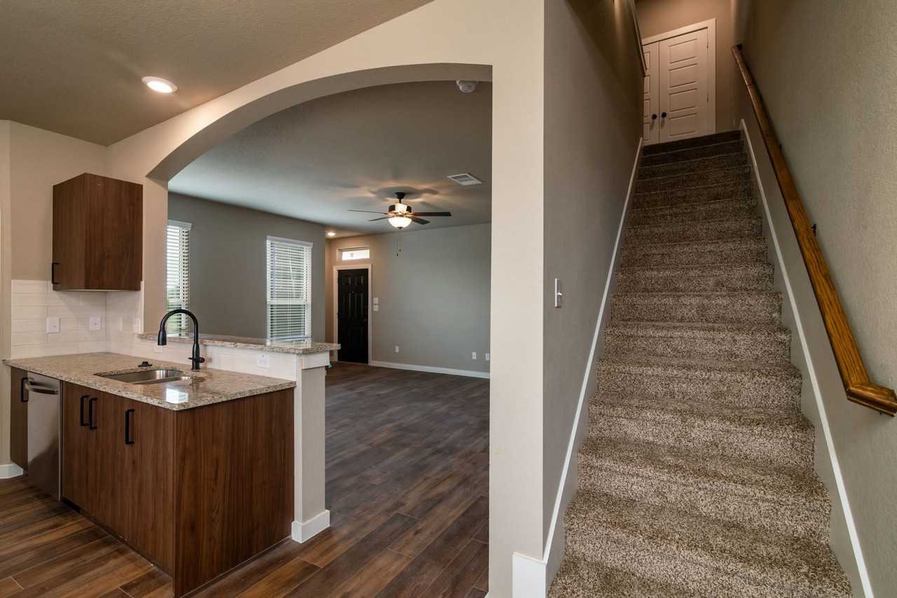 600 Harvest Moon Drive - Photo 7 of 20