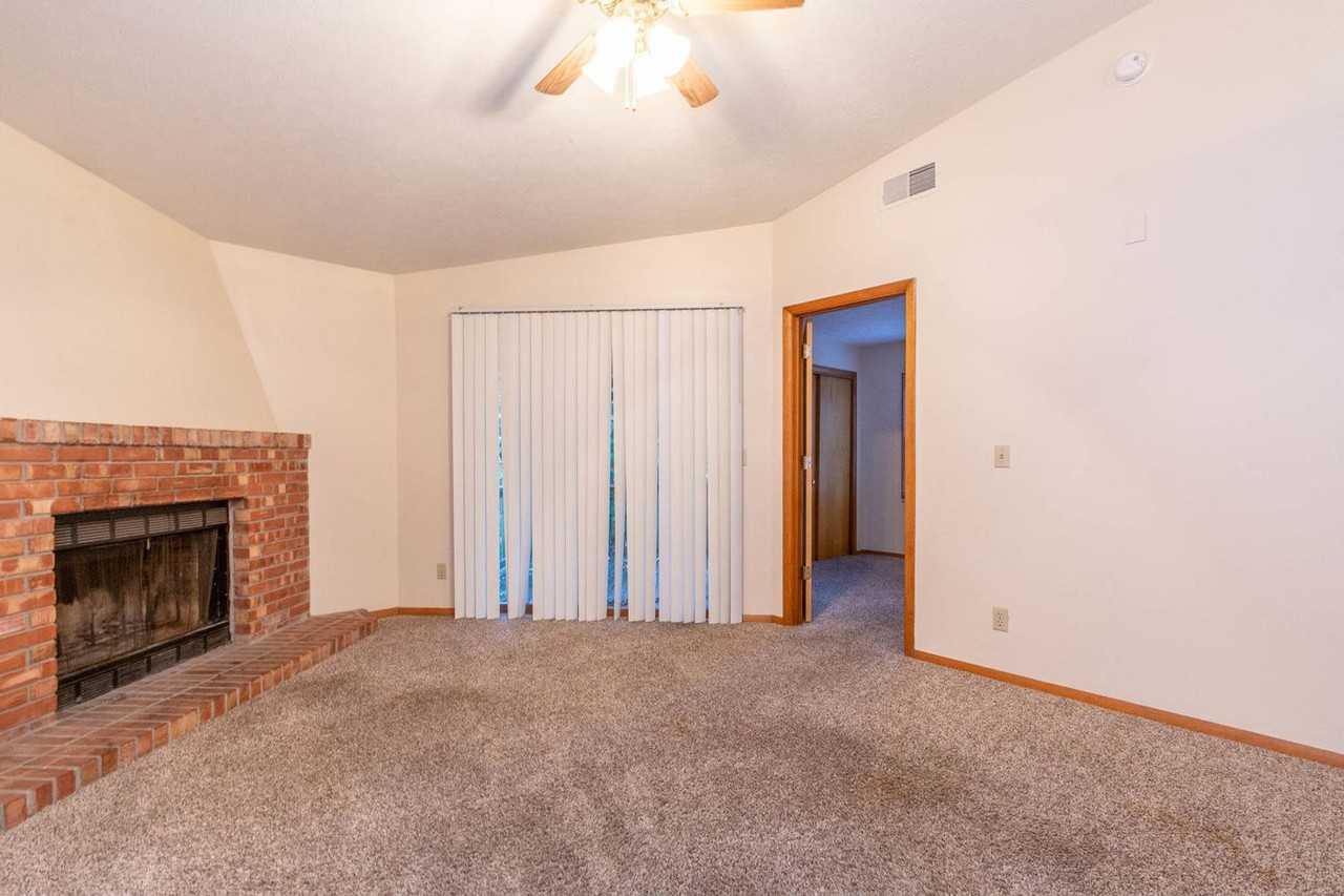 537 E Smith Ave - Photo 5 of 11