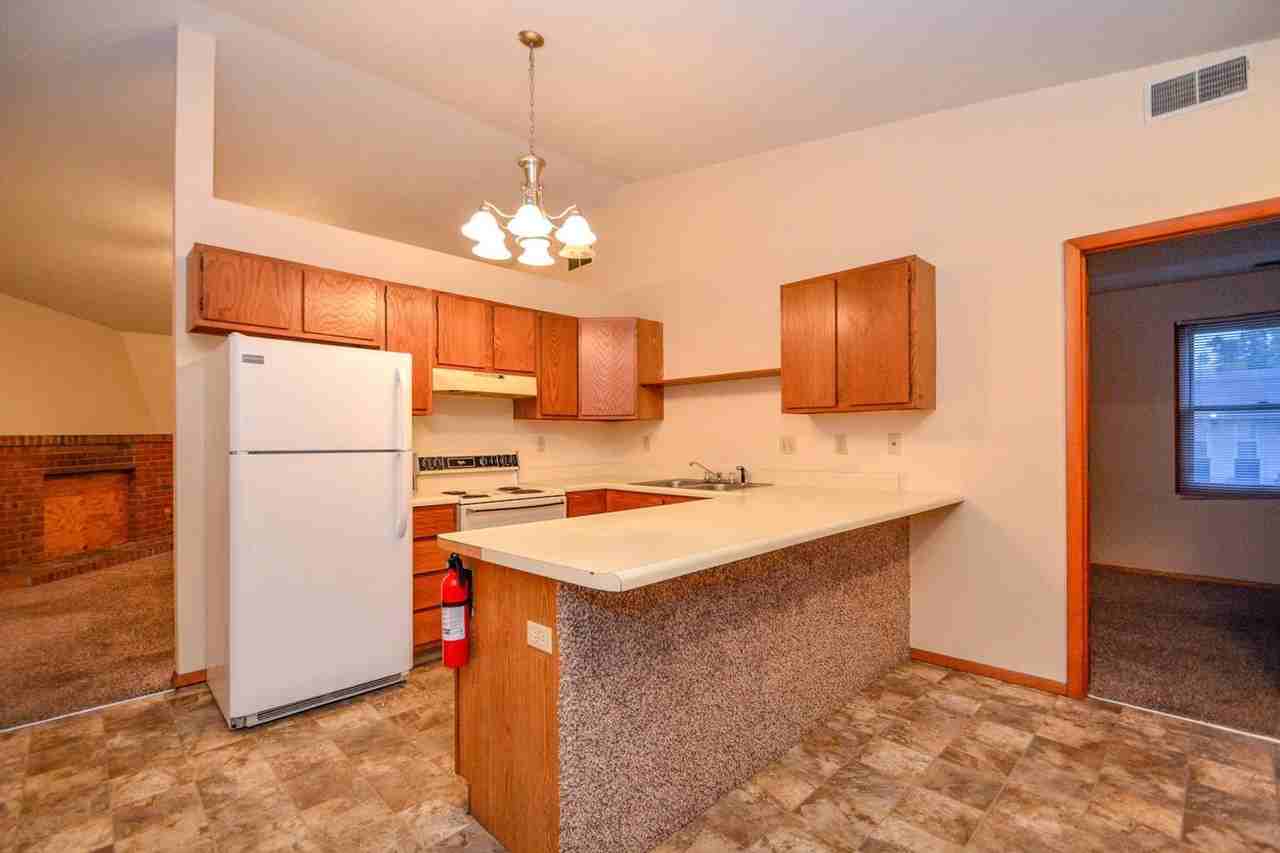 545 E Smith Ave - Photo 4 of 9