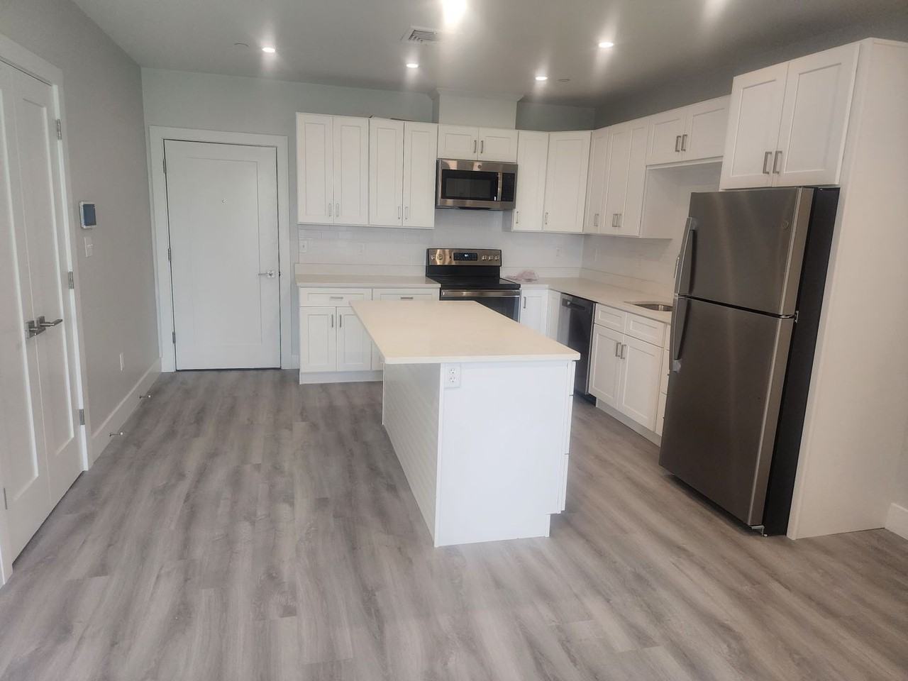 333 Lee Burbank Hwy - Photo 2 of 15