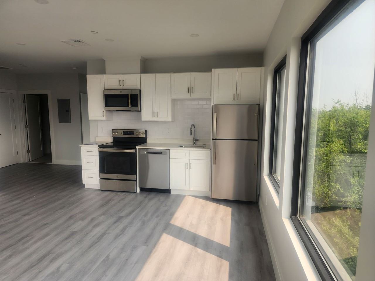 333 Lee Burbank Hwy - Photo 4 of 15