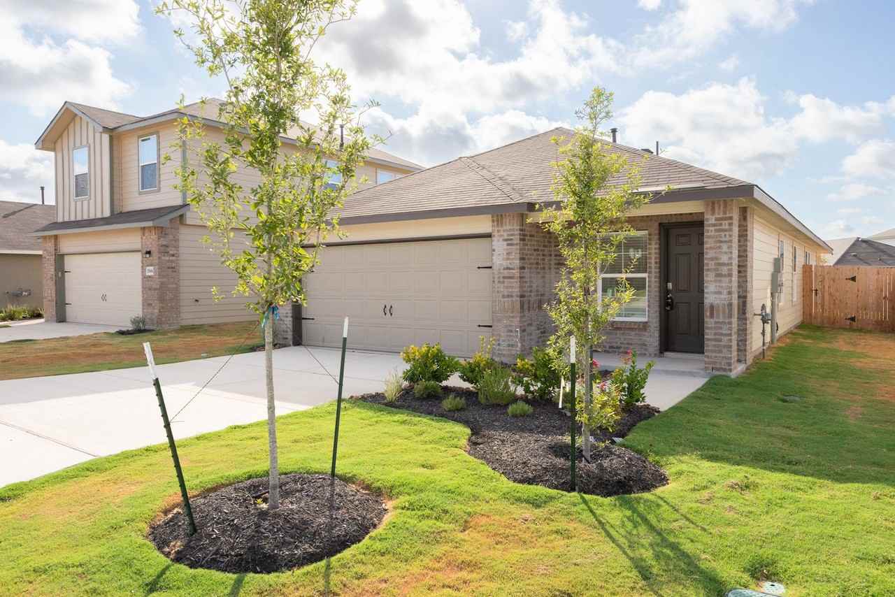 15610 Garam Trl - Photo 2 of 17