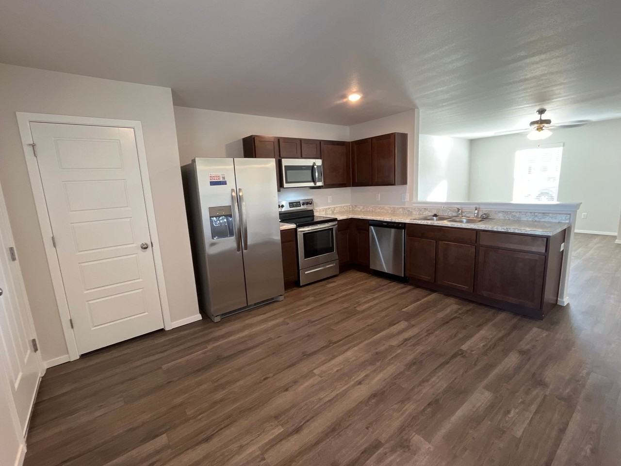 3209 E Jacob Ln - Photo 6 of 18