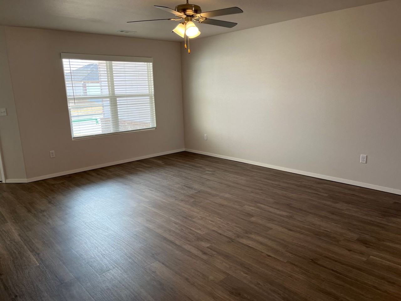 3313 E Jacob Ln - Photo 6 of 19