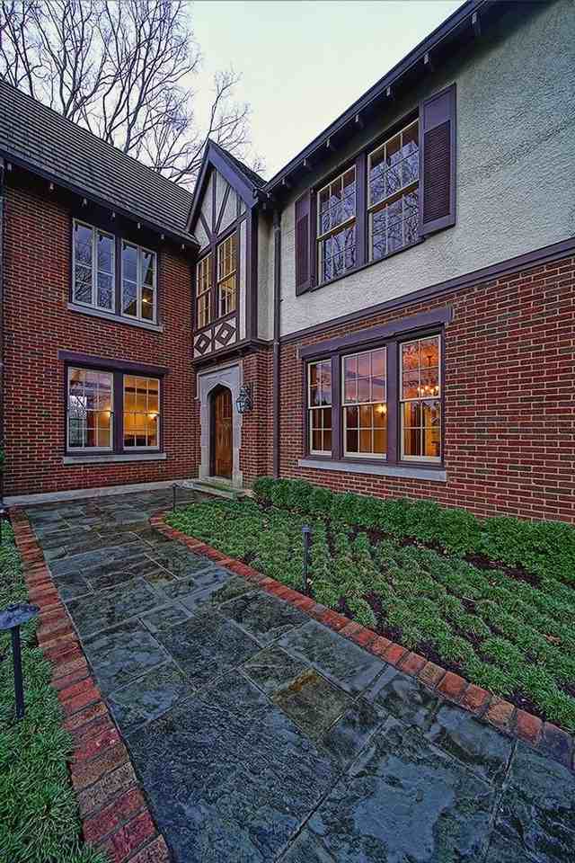 3944 Woodlawn Dr - Photo 4 of 38