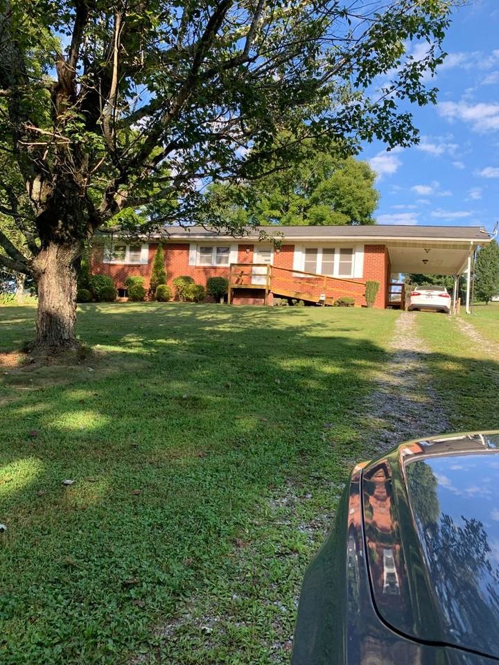 2277 Devault Bridge Rd - Photo 3 of 31