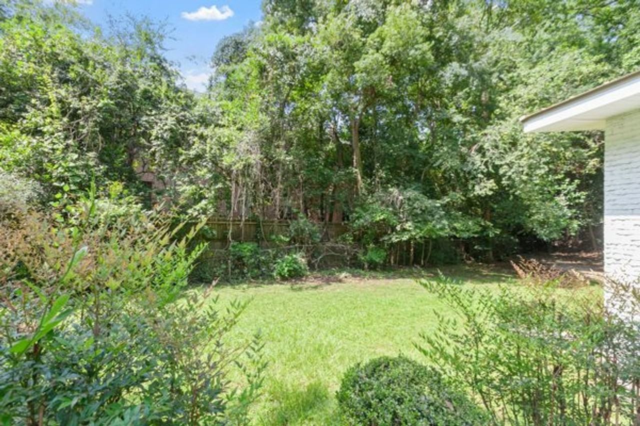 1503 Sauls St - Photo 5 of 44