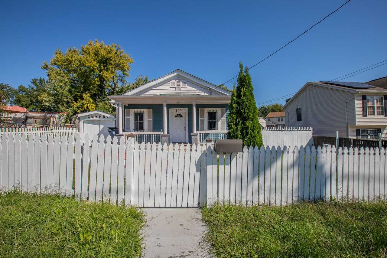 805 Eastern Ave - Photo 2 of 35