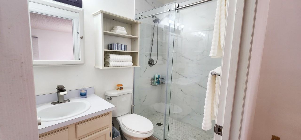 95 Spring Lake Dr #103 - Photo 2 of 16