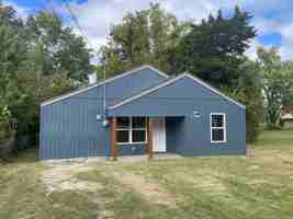 featured image of 2749 W Washita St