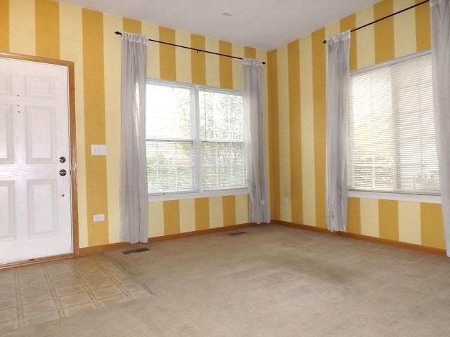 1683 Cameron Dr - Photo 2 of 13