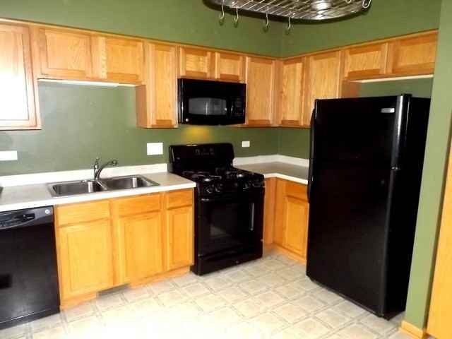 1683 Cameron Dr - Photo 3 of 13