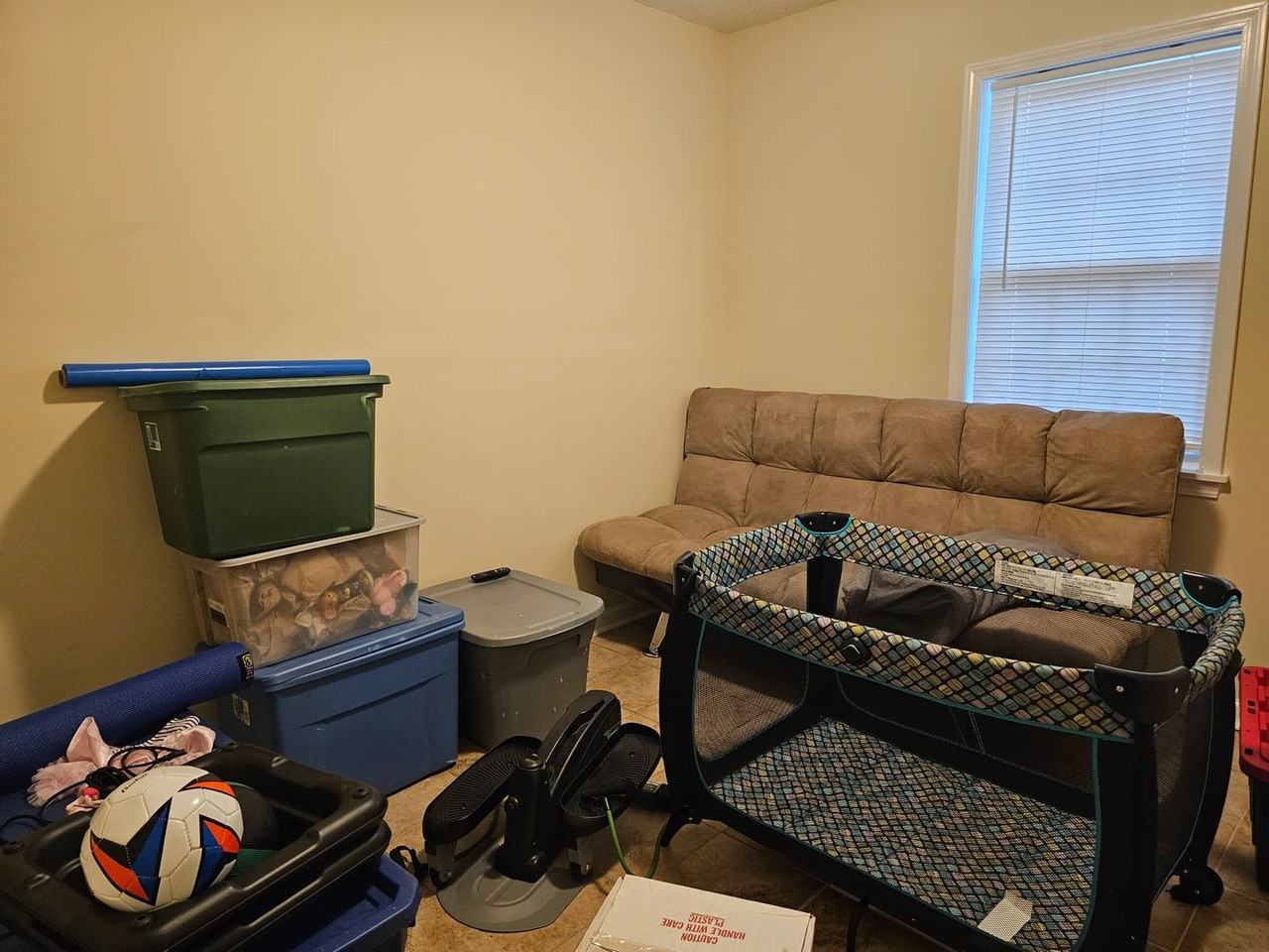 623 38th St - Photo 2 of 2