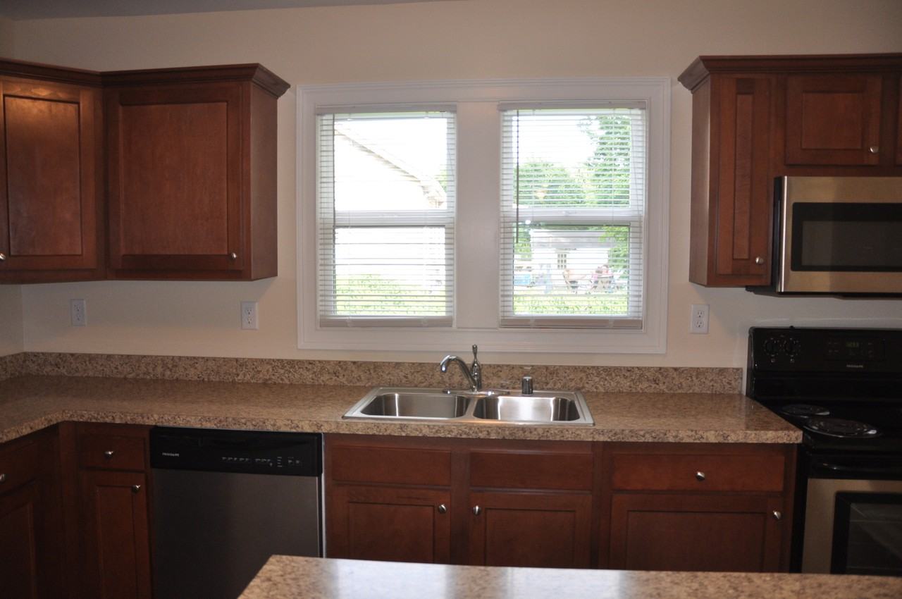 628 Addison Ave - Photo 3 of 8